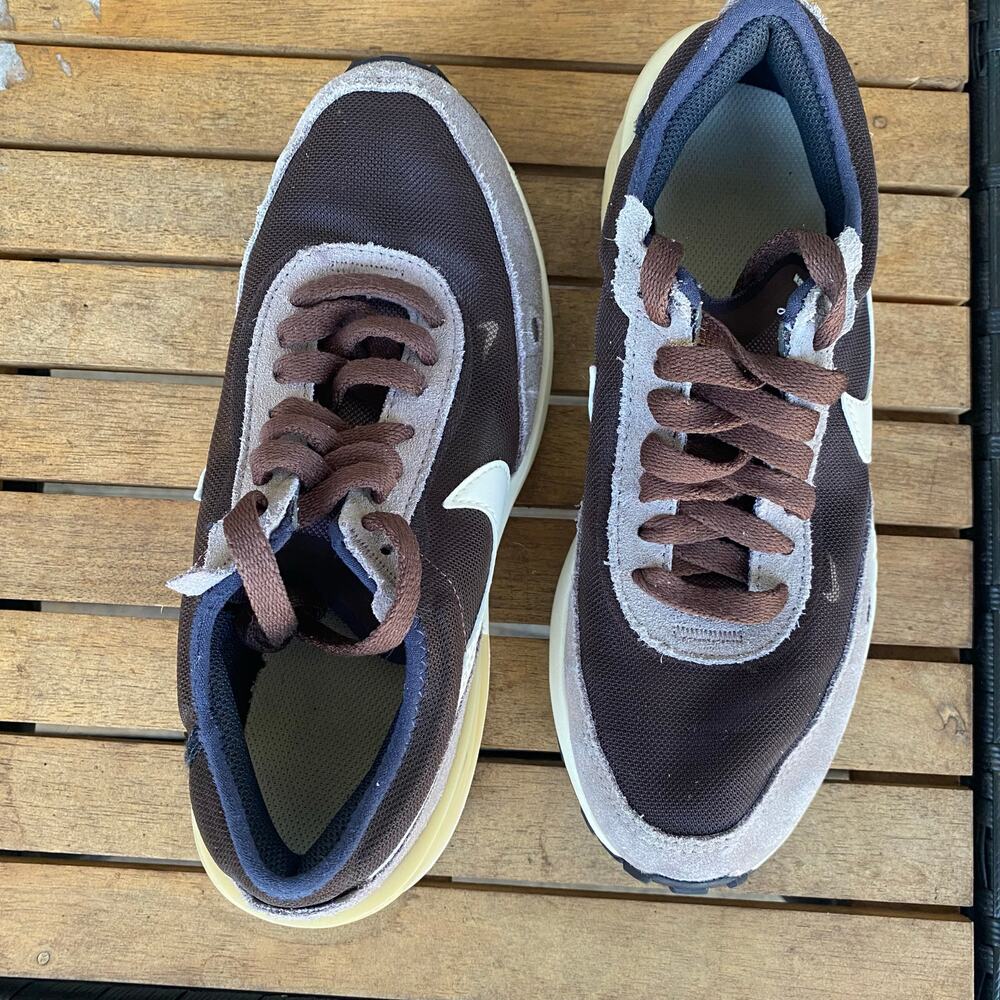 Nike Youth Waffle One Light Chocolate Sneaker Style DC0481-200 Size 4Y